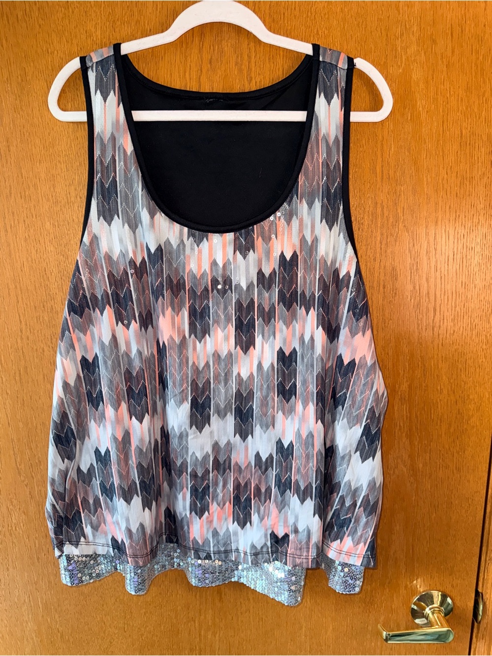torrid Geometric Sequin-Hem Tank Top in Black, Pink & Gray